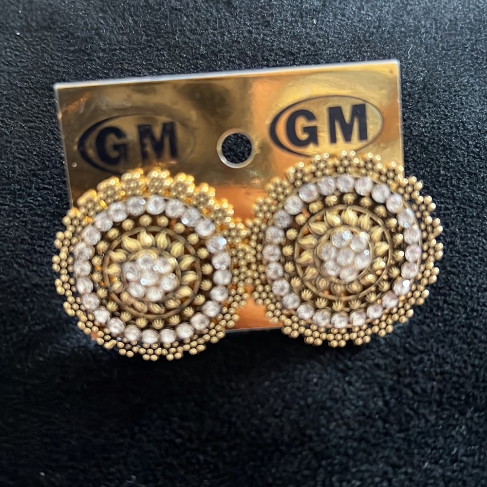 Gold earrings